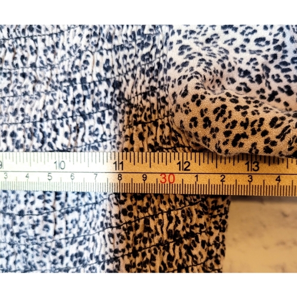 Urban Romantics Smocked Short Sleeve Leopard Peasant Top Womens Size XS Boho - Picture 6 of 9